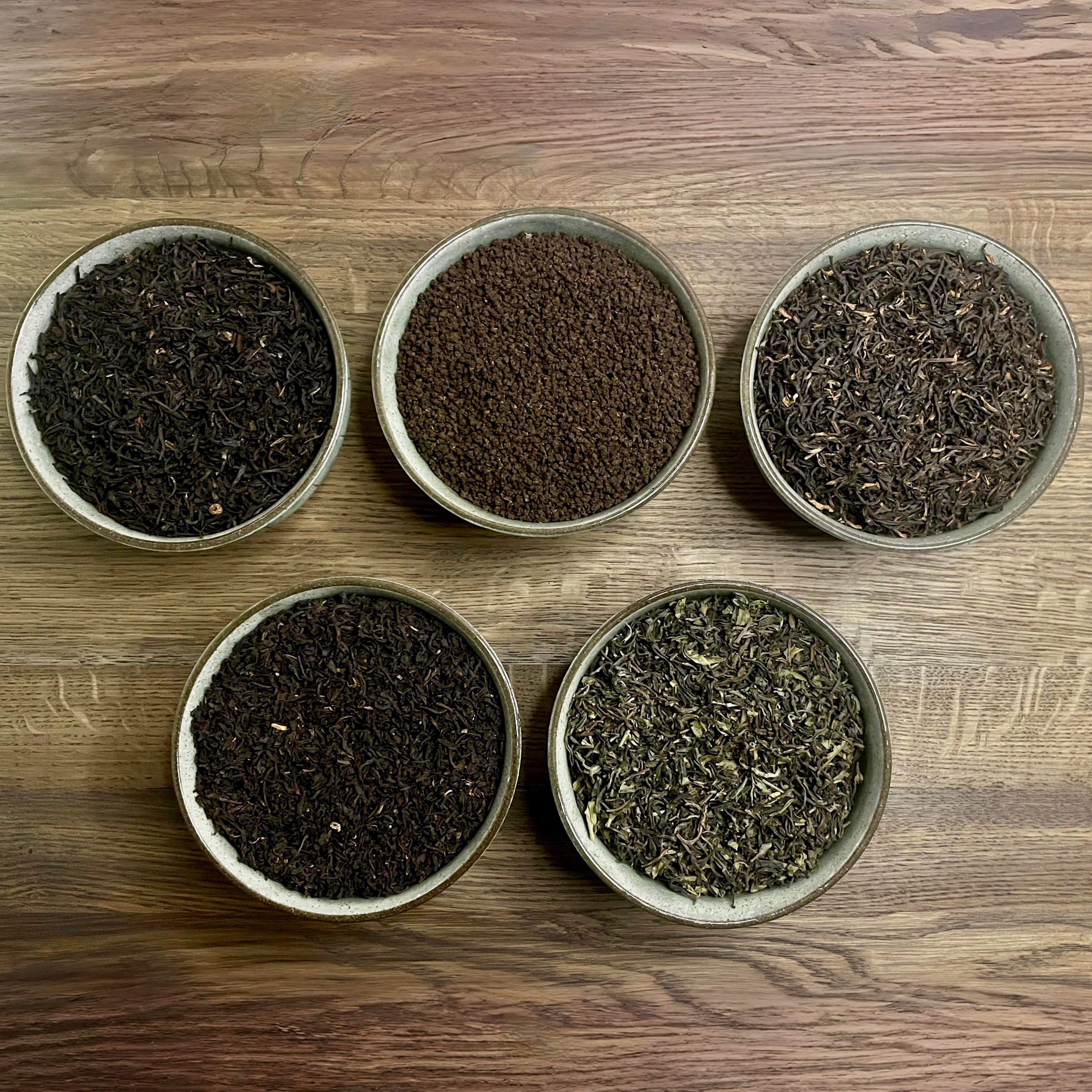 Bundle Teetradition – Kräftige Schwarztee Klassiker & feine Spezialitäten – 5 Sorten à 100 g